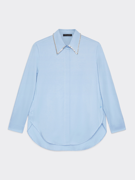 Shirt with embroidered detachable collar