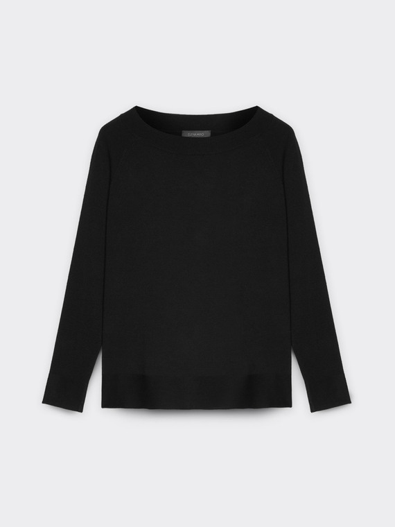 Sweater with boat neck