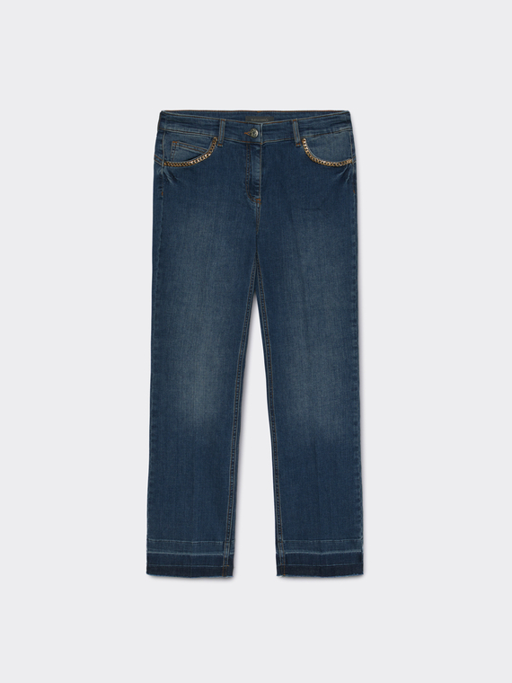 Jeans mit Ketten an den Taschen