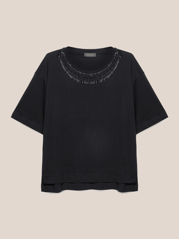 T-shirt with embroidered neckline