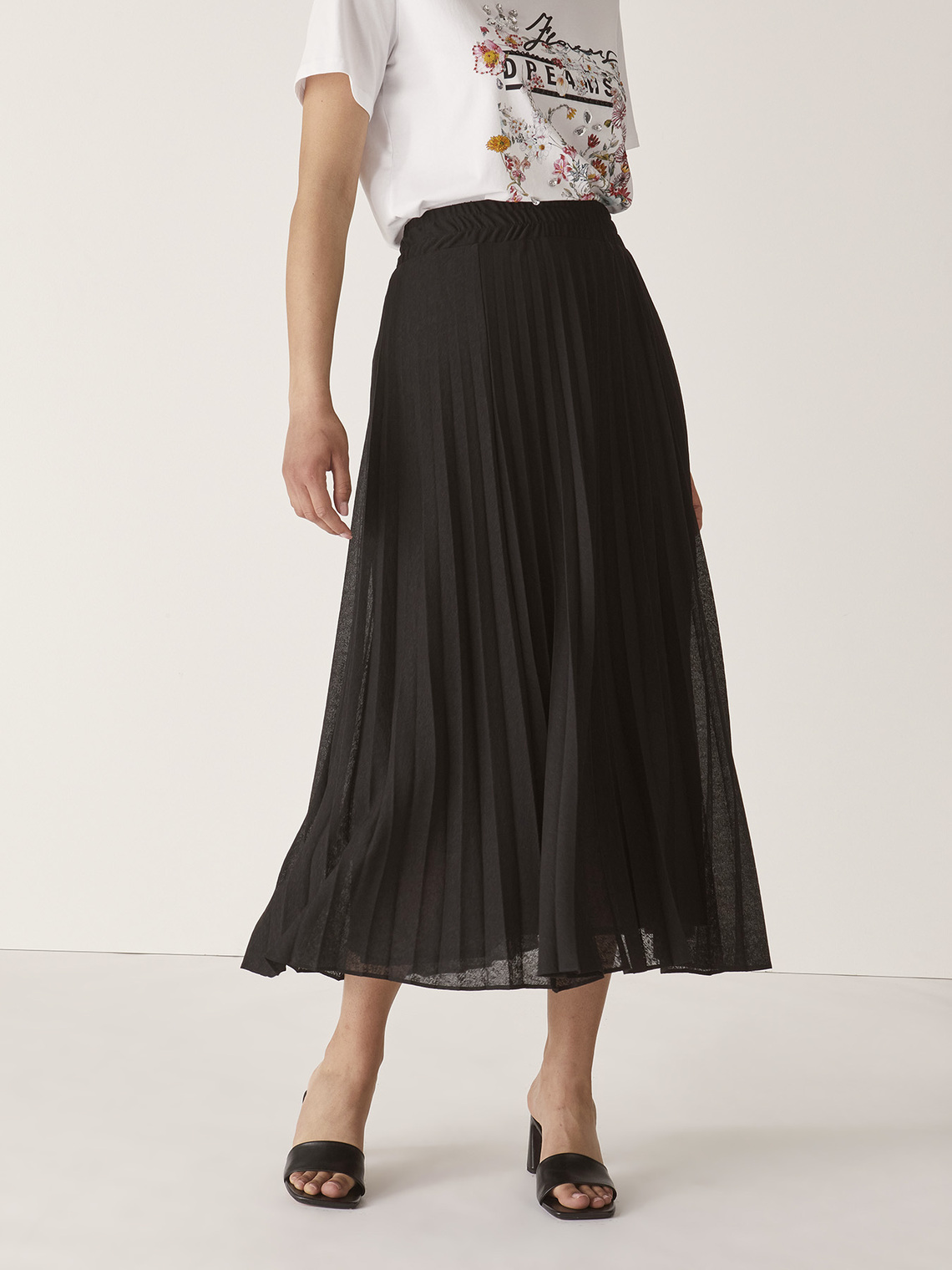 long maxi skirts with pockets