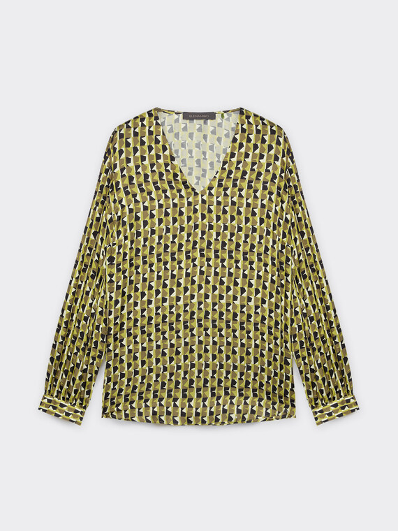 Blouse with optical print