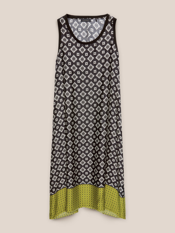 Printed dress with trim on the hem