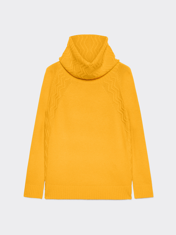 Wool sweater with detachable collar