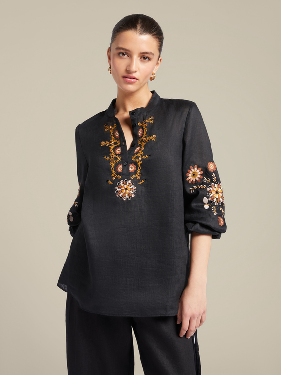 Blusa in lino con ricami etnici