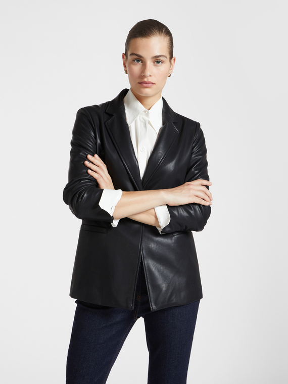 Blazer with button fastening