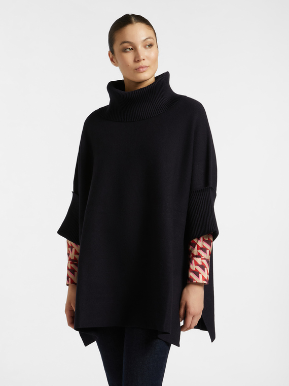 Long tricot cape