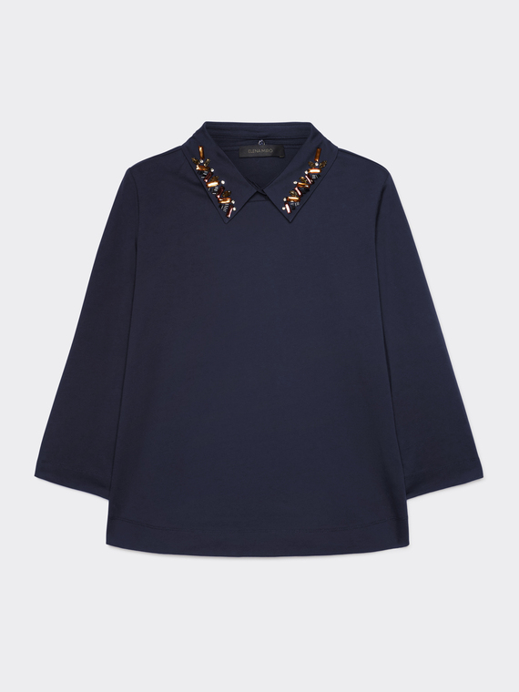 T-shirt with embroidered collar