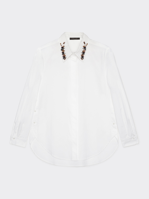 Shirt with embroidered detachable collar