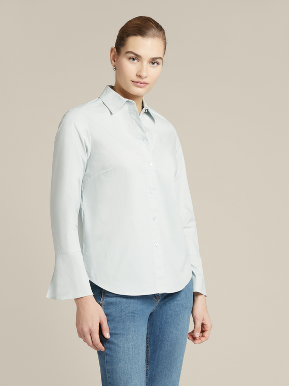 Shirt with flared cuffs