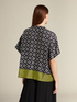 Blusa stampata image number 1