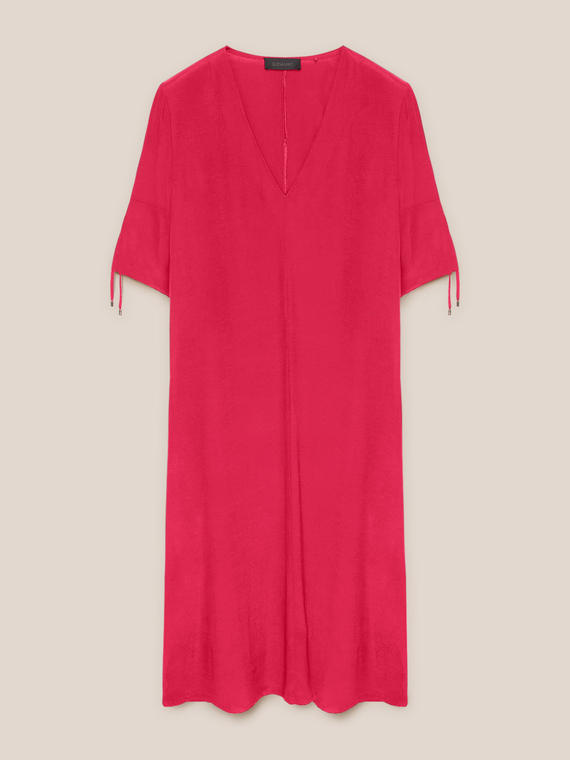 Fuchsiafarbenes Kleid mit V-Ausschnitt