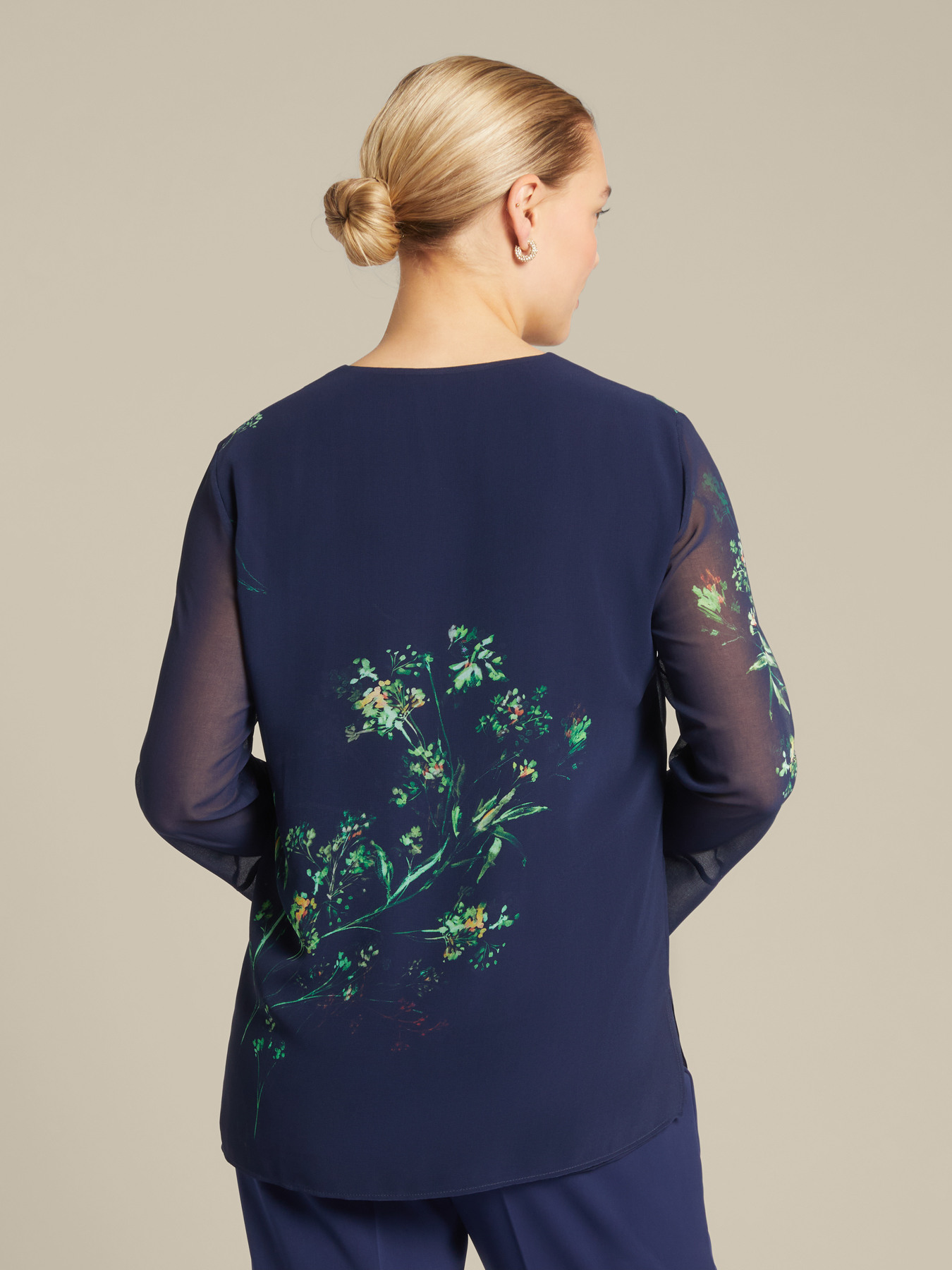 Blusa elegante floreale image number 1